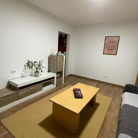 3 - Lizeanu Apartment Bucharest